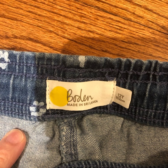 Boden Jean Shorts with Floral Print 12 Years - Picture 7 of 7